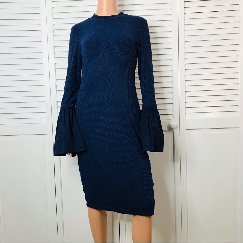 CAD Bell Sleeve Bodycon Navy Bell Sleeve Sweater Dress Size Extra Large